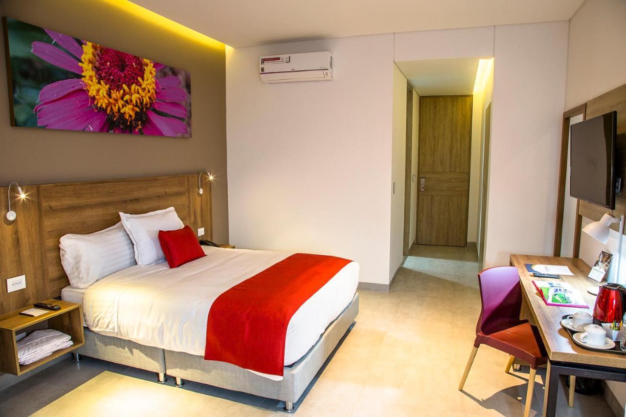 Hotel Pance 122 Wellness Spa Cali Bagian luar foto