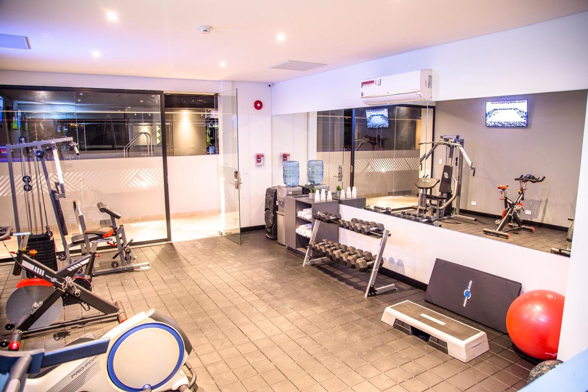 Hotel Pance 122 Wellness Spa Cali Bagian luar foto